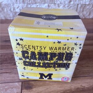 NIB Scentsy Michigan Warmer - Campus Collection